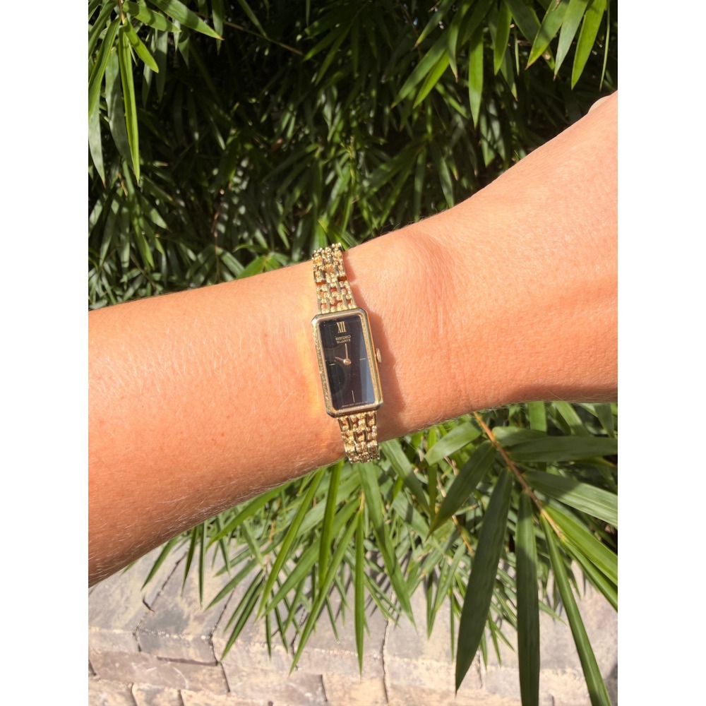 VTG 1980s Seiko Quartz Watch Gold Tone Rectangular Black Dial 1320-5249